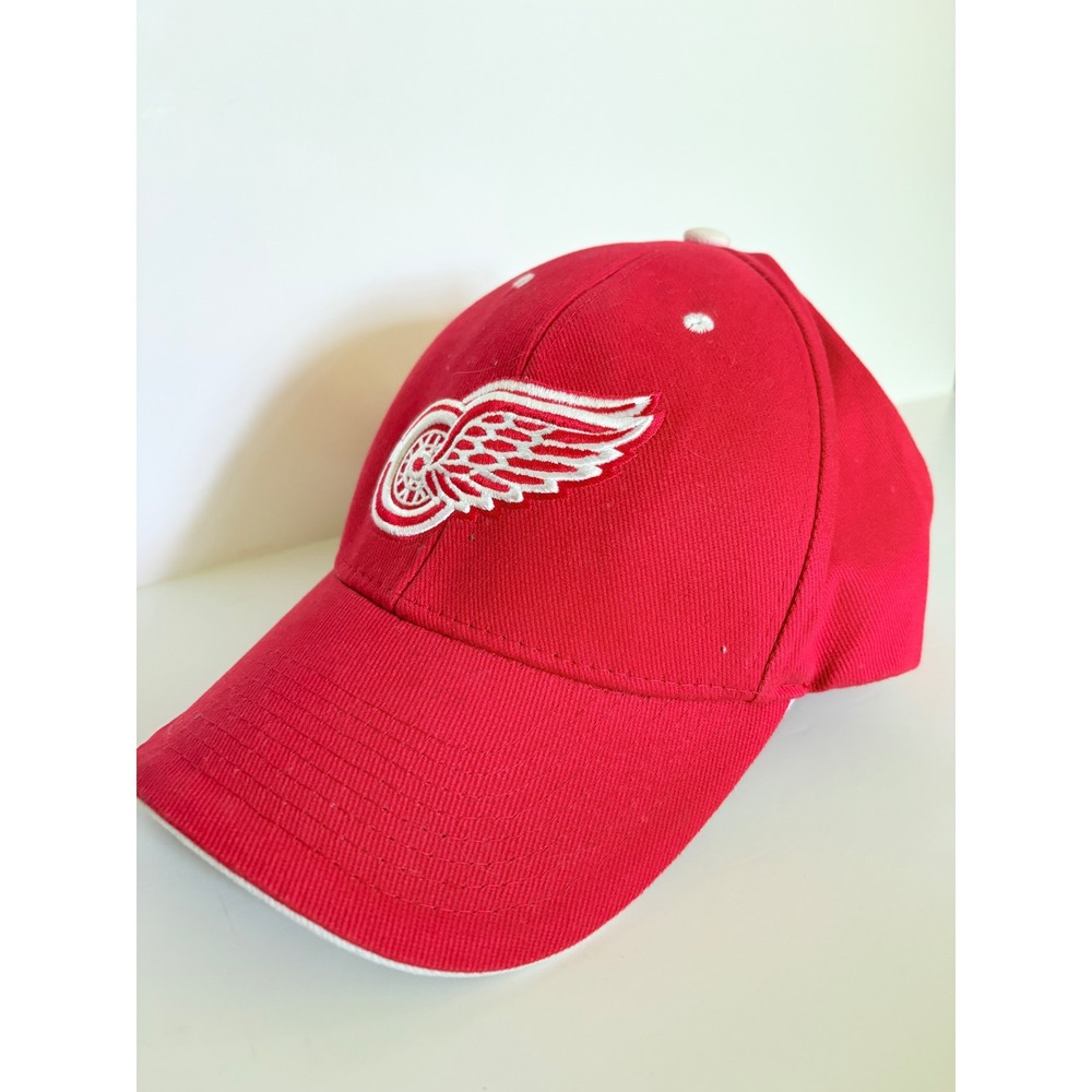 Detroit Red Wings NHL Hat Red White Embroidered Logo Baseball Cap OSFM NWT